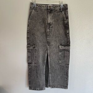 Love Fire Cotton Denim Cargo Skirt Size 7, like new condition, distressed denim